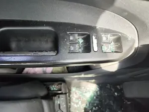 Foto de MANDO ELEVALUNAS DELANTERO IZQUIERDO VOLKSWAGEN TOURAN (1T1) 1.9 TDI (105 CV / 77 KW)