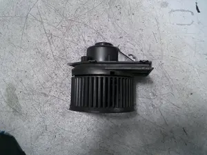 Foto de MOTOR CALEFACCION AUDI A3 (8L) 1.9 TDI (101 CV / 74 KW) referencia 35657880E foto 3