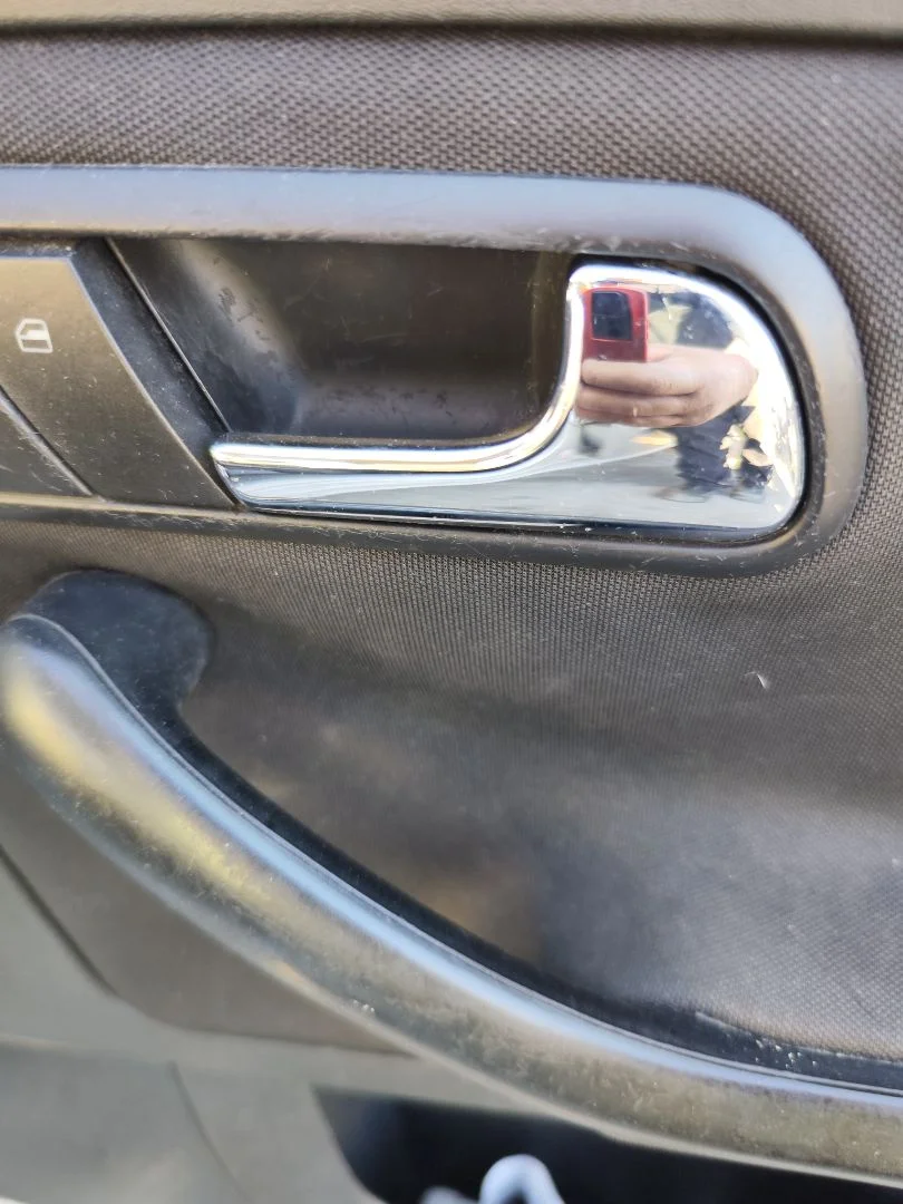 Foto de MANETA INTERIOR DELANTERA DERECHA SEAT CORDOBA BERLINA (6L2) 1.9 TDI (131 CV / 96 KW) referencia 6L1837114C FKZ