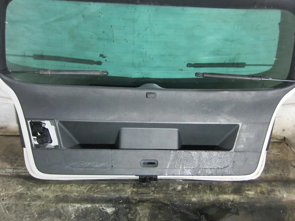 Foto de GUARNECIDO PORTON TRASERO VOLKSWAGEN GOLF VI (5K1)(10.2008) 1.6 TDI DPF (105 CV / 77 KW) referencia 5K6867605