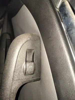 Foto de MANDO ELEVALUNAS DELANTERO DERECHO AUDI ALLROAD QUATTRO QUATTRO (4B5)