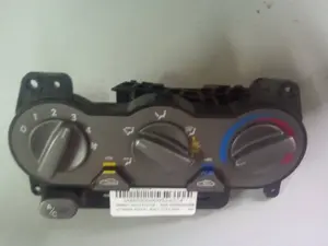 Foto de MANDO CALEFACCION / AIRE ACONDICIONADO HYUNDAI ACCENT (X3)