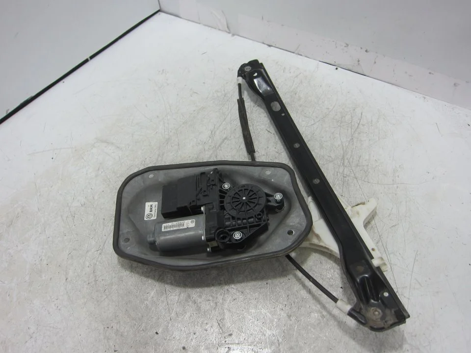 Foto de ELEVALUNAS TRASERO DERECHO VOLKSWAGEN GOLF PLUS V (5M1) 1.9 TDI (105 CV / 77 KW) referencia 1K4839461