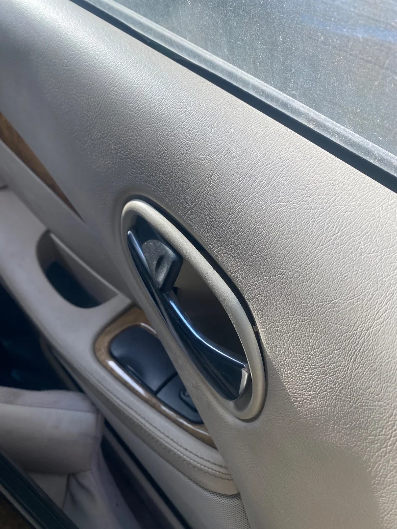 Foto de MANETA INTERIOR TRASERA IZQUIERDA JAGUAR S-TYPE (03.1999) 3.0 V6 24V CAT (238 CV / 175 KW) referencia XR8 28166
