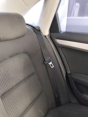Foto de CINTURON SEGURIDAD TRASERO IZQUIERDO AUDI A4 BERLINA (8K2) 2.0 16V TDI (143 CV / 105 KW)