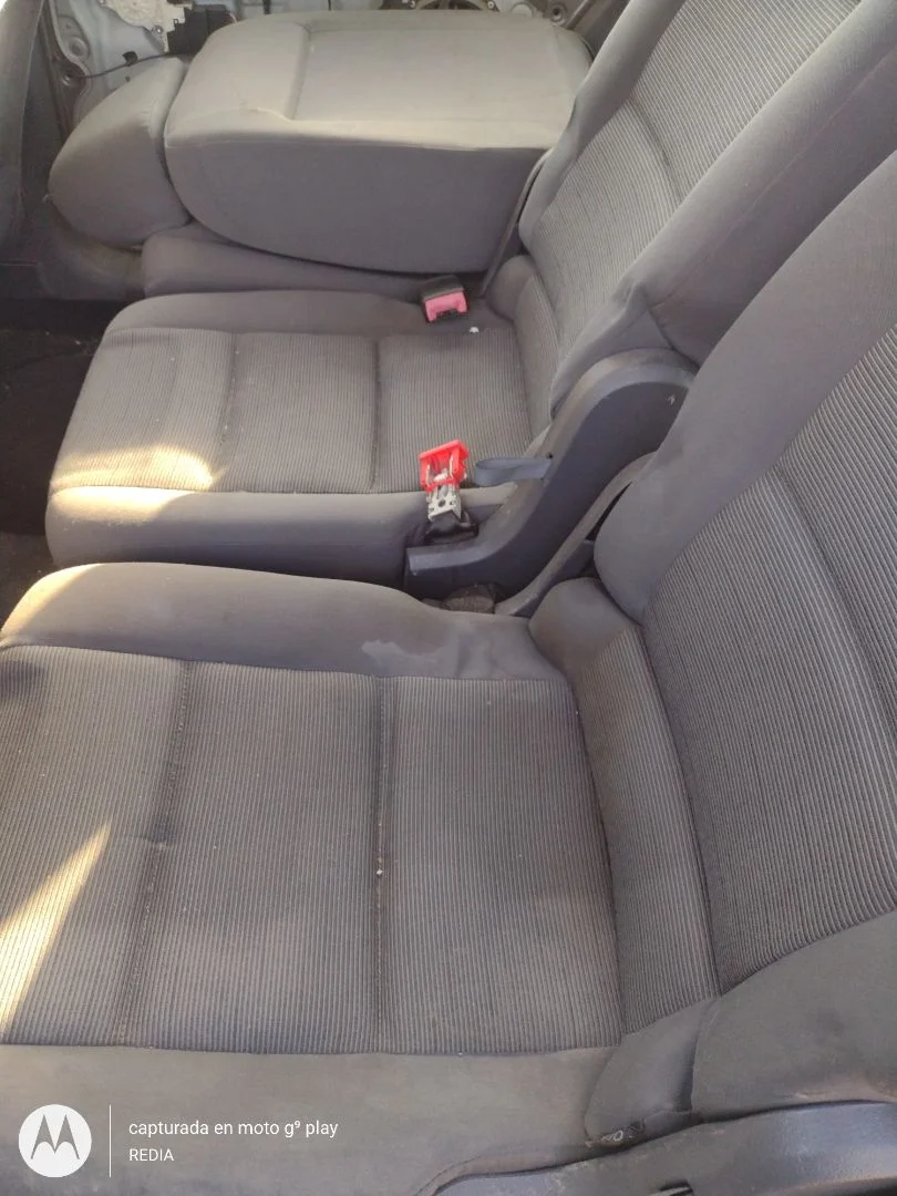 Foto de ASIENTOS TRASERO DERECHO VOLKSWAGEN TOURAN (1T2) 1.9 TDI (105 CV / 77 KW) referencia 1T0883805BBFKZ