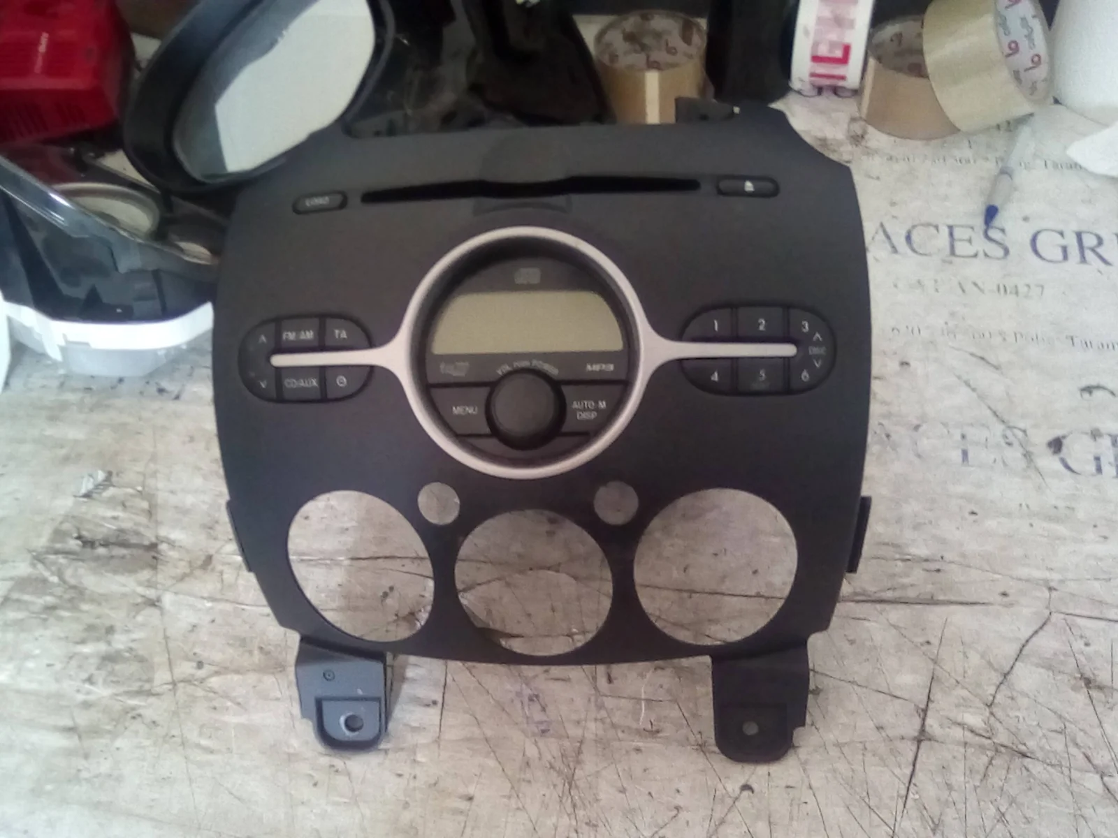 Foto de SISTEMA AUDIO / RADIO CD MAZDA 2 BERLINA (DE) 1.3 16V CAT (75 CV / 55 KW) referencia DF74669R0