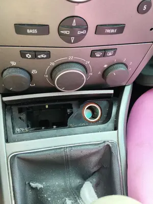 Foto de CENICERO OPEL ASTRA H BERLINA