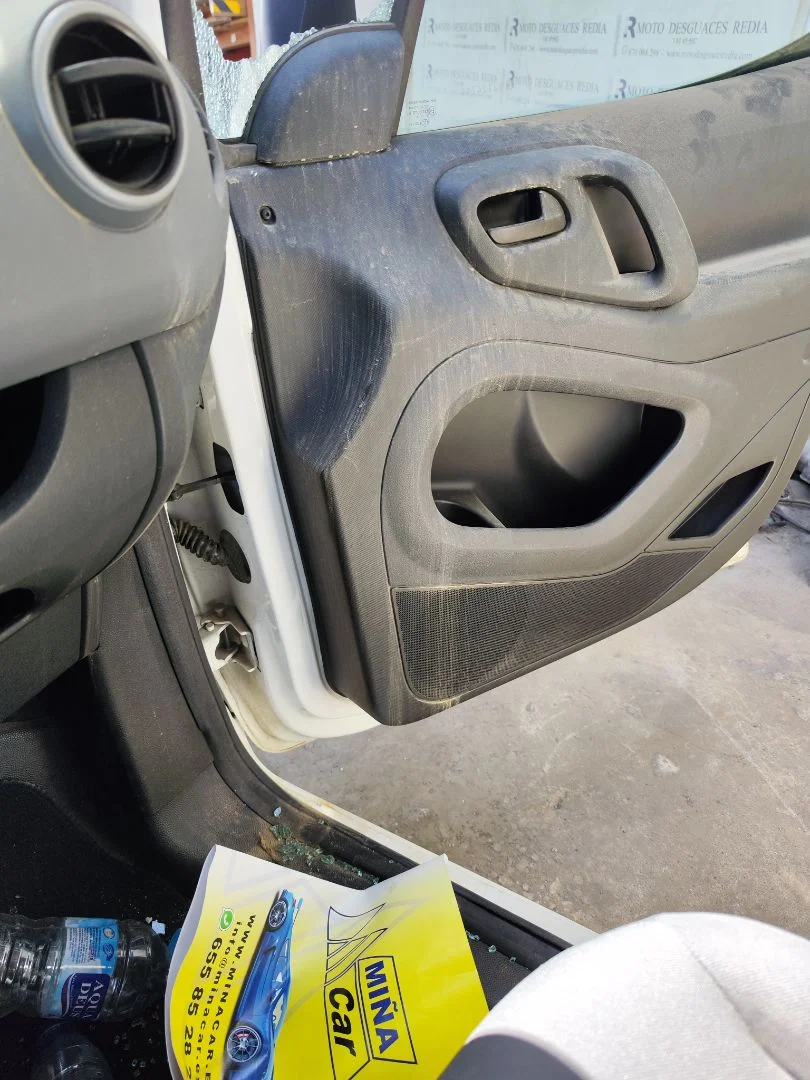 Foto de ELEVALUNAS DELANTERO DERECHO CITROEN BERLINGO FURGÓN 1.6 Blue-HDI FAP (99 CV / 73 KW)