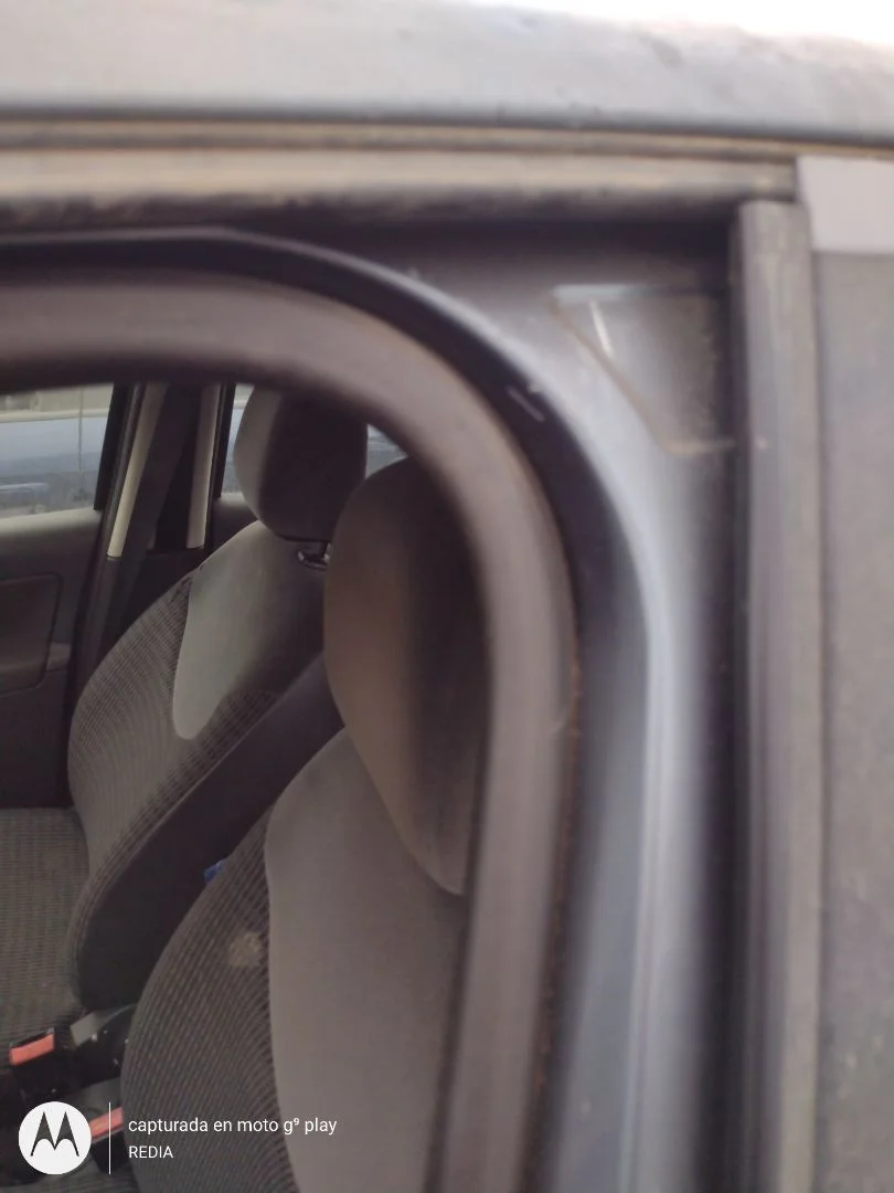 Foto de GOMAS CONTORNO PUERTA CITROEN C3 1.4 HDi (68 CV / 50 KW)