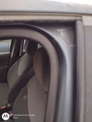 Foto de GOMAS CONTORNO PUERTA CITROEN C3 1.4 HDi (68 CV / 50 KW)