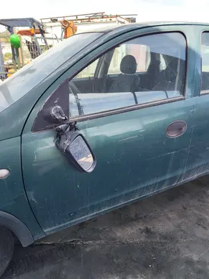 Foto de PUERTA DELANTERA IZQUIERDA OPEL CORSA C 1.7 16V DI CAT (Y 17 DTL / LK8) (65 CV / 48 KW) referencia 13114683 foto 3