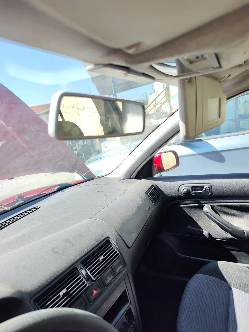 Foto de RETROVISOR INTERIOR VOLKSWAGEN GOLF IV BERLINA (1J1)(10.1997) 1.9 TDI (90 CV / 66 KW)