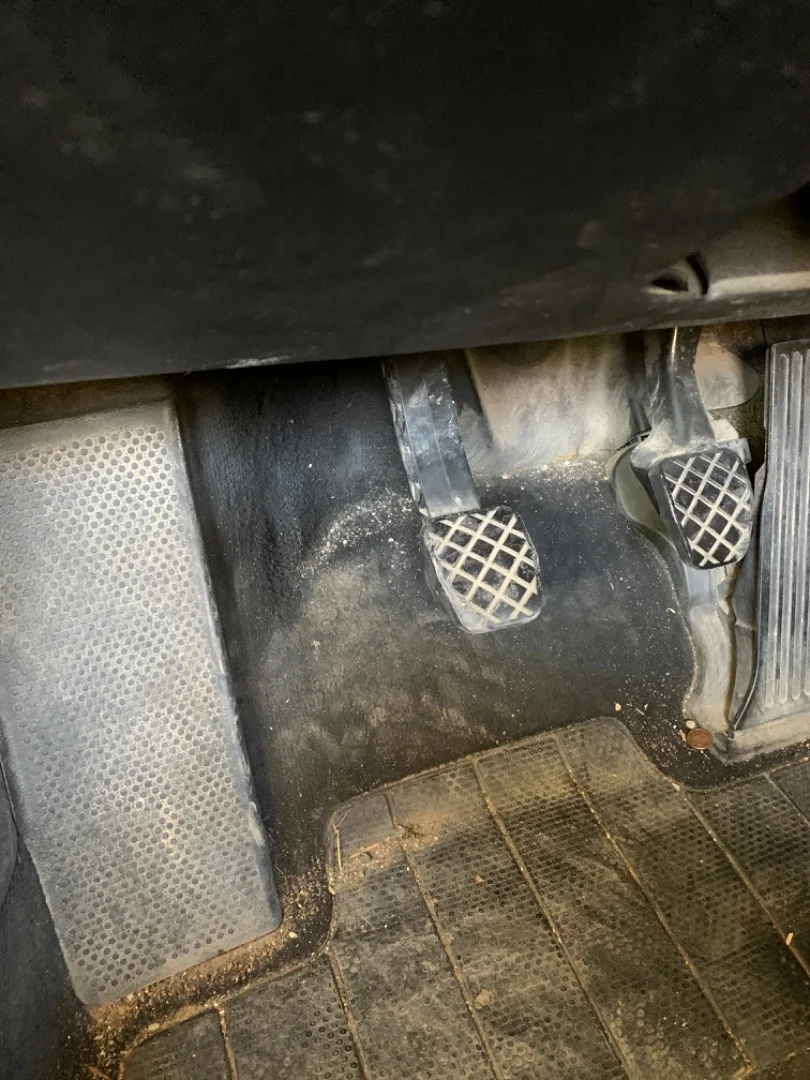 Foto de PEDAL EMBRAGUE VOLKSWAGEN PASSAT VARIANT (3C5) 2.0 TDI (140 CV / 103 KW)