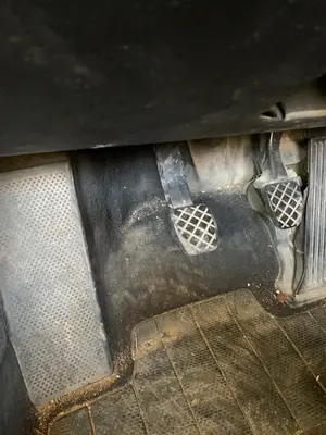 Foto de PEDAL EMBRAGUE VOLKSWAGEN PASSAT VARIANT (3C5) 2.0 TDI (140 CV / 103 KW)
