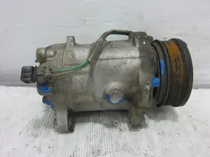 Foto de COMPRESOR AIRE ACONDICIONADO VOLKSWAGEN POLO III BERLINA (6N2) referencia 6N0820803B foto 3