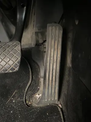 Foto de PEDAL ACELERADOR VOLKSWAGEN PASSAT BERLINA (3C2) 2.0 TDI (140 CV / 103 KW)