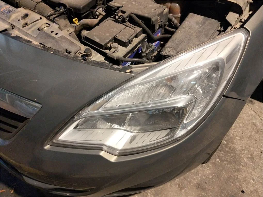 Foto de FARO IZQUIERDO OPEL MERIVA B