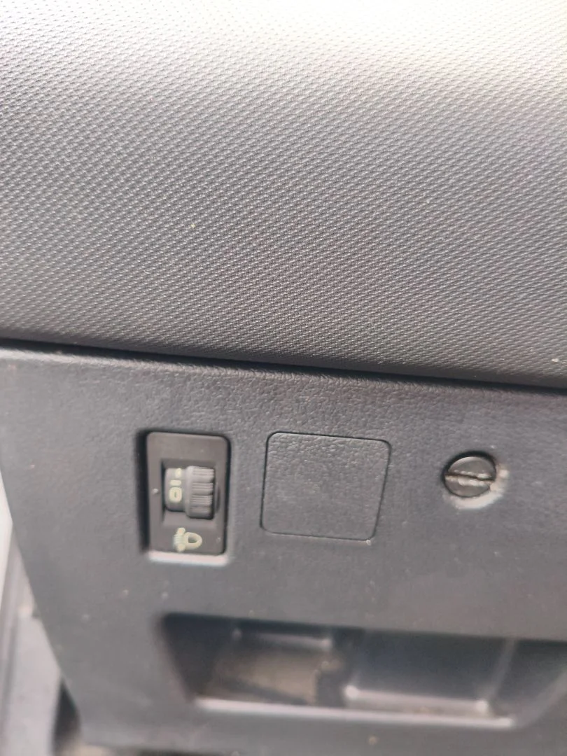 Foto de INTERRUPTOR PEUGEOT 308 SW 2.0 16V HDi FAP CAT (RHR / DW10BTED4) (136 CV / 100 KW)