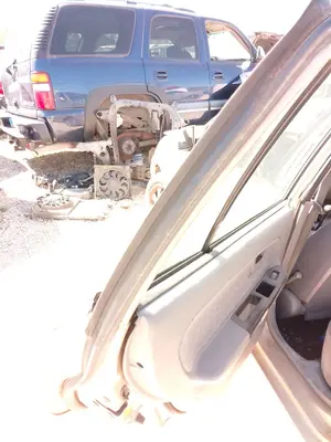 Foto de GOMAS CONTORNO PUERTA KIA RIO (BC) 1.3 CAT (75 CV / 55 KW) referencia 0K30A50981B