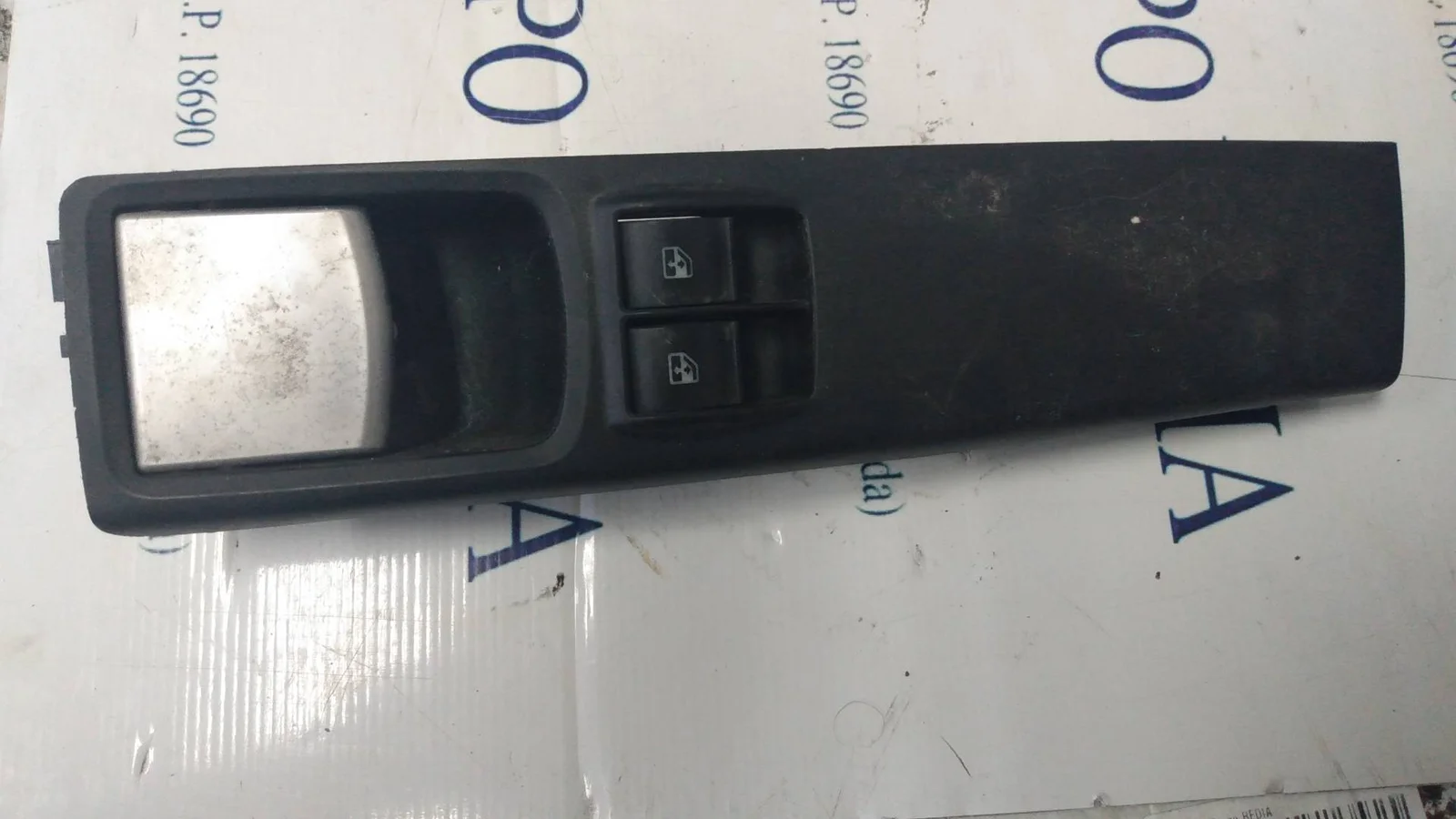 Foto de MANDO ELEVALUNAS DELANTERO IZQUIERDO TATA INDICA (1998) 1.4 Diesel (49 CV / 36 KW)