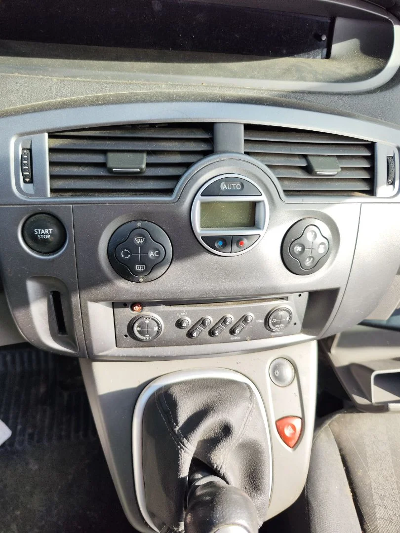 Foto de MANDO CALEFACCION / AIRE ACONDICIONADO RENAULT SCENIC II (JM) 1.5 dCi Diesel (106 CV / 78 KW)