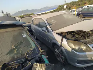 Foto de PUENTE DELANTERO OPEL VECTRA C CARAVAN 2.2 16V CAT (Z 22 YH / LCH) (155 CV / 114 KW) referencia 93186449