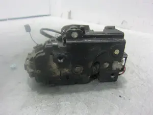 Foto de CERRADURA PUERTA TRASERA DERECHA VOLKSWAGEN GOLF IV BERLINA (1J1)(10.1997) 1.9 TDI (101 CV / 74 KW) referencia 3B4839016A