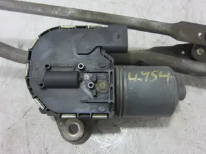 Foto de MOTOR LIMPIA DELANTERO AUDI A6 BERLINA (4F2) 4.2 V8 40V (335 CV / 246 KW) referencia 4F1955023B foto 4