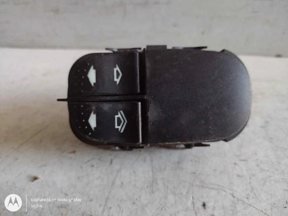 Foto de MANDO ELEVALUNAS DELANTERO IZQUIERDO FORD FOCUS BERLINA (CAK) referencia YS4T14529