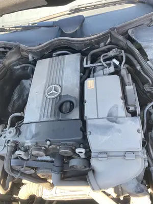 Foto de TAPA MOTOR MERCEDES-BENZ CLK (BM 209) CABRIO 1.8 CAT (163 CV / 120 KW)