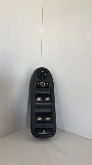 Foto de MANDO ELEVALUNAS DELANTERO IZQUIERDO CITROEN C5 BERLINA referencia 96514299ZF foto 4