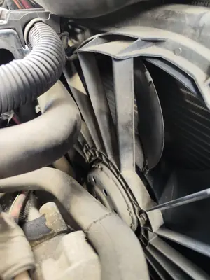 Foto de ELECTROVENTILADOR RADIADOR AIRE ACONDICIONADO RENAULT MEGANE II COUPE/CABRIO 1.5 dCi Diesel (106 CV / 78 KW)