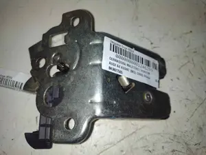 Foto de CERRADURA MALETERO / PORTON AUDI A4 AVANT (8K5) 2.0 16V TDI (143 CV / 105 KW) referencia 8K9827505 foto 3