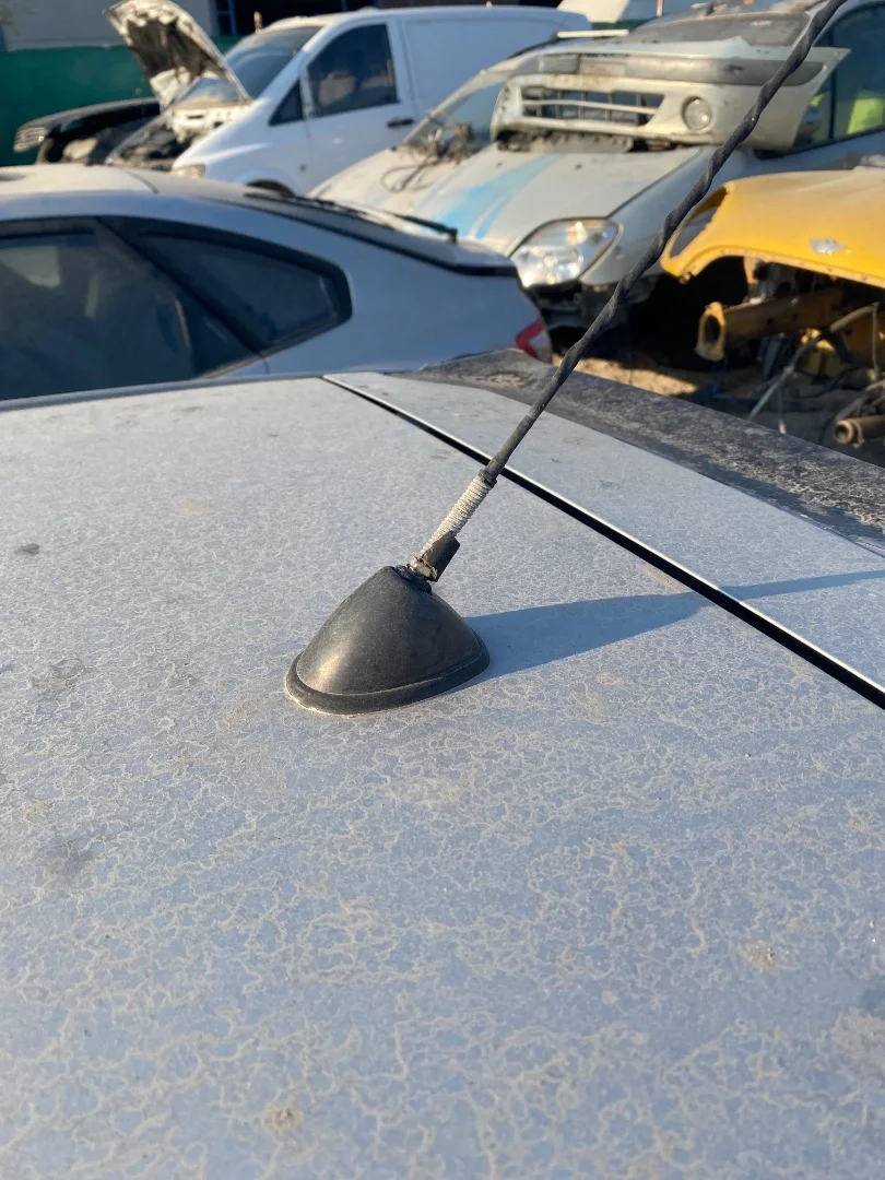 Foto de BASE DE ANTENA HONDA CIVIC BERLINA 3 PUERTAS (EP) 1.6 VTEC CAT (D 16 V 1) (110 CV / 81 KW)
