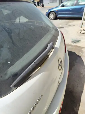 Foto de MOTOR LIMPIA TRASERO OPEL CORSA D 1.3 16V CDTI (75 CV / 55 KW)