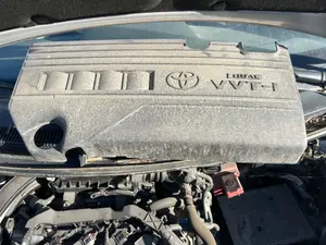 Foto de TAPA MOTOR TOYOTA YARIS (KSP9/SCP9/NLP9) 1.3 16V CAT (101 CV / 74 KW) referencia 126110Y010