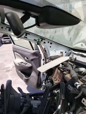 Foto de RETROVISOR INTERIOR NISSAN MICRA (K14) 1.0 12V CAT (71 CV / 52 KW) foto 2