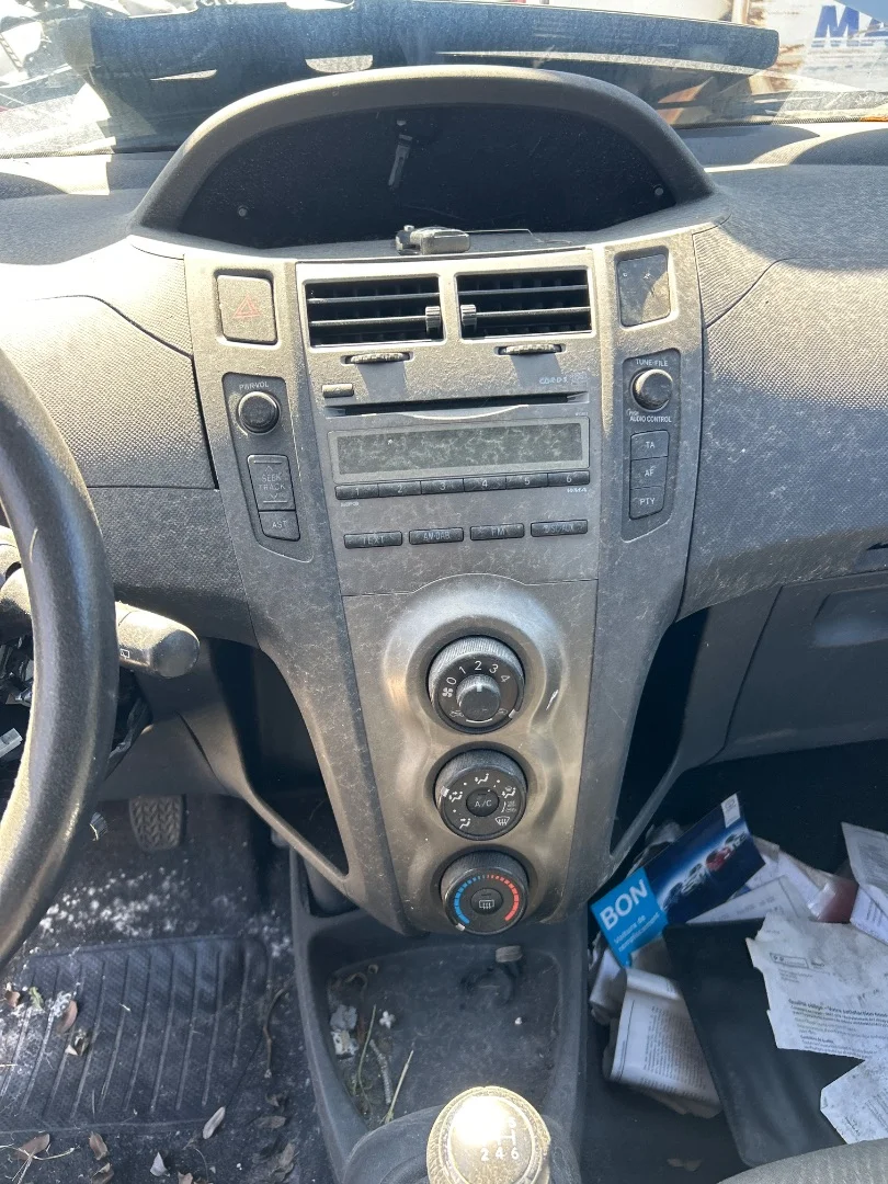 Foto de SISTEMA AUDIO / RADIO CD TOYOTA YARIS (KSP9/SCP9/NLP9) 1.3 16V CAT (101 CV / 74 KW)