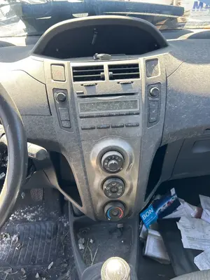 Foto de SISTEMA AUDIO / RADIO CD TOYOTA YARIS (KSP9/SCP9/NLP9) 1.3 16V CAT (101 CV / 74 KW)