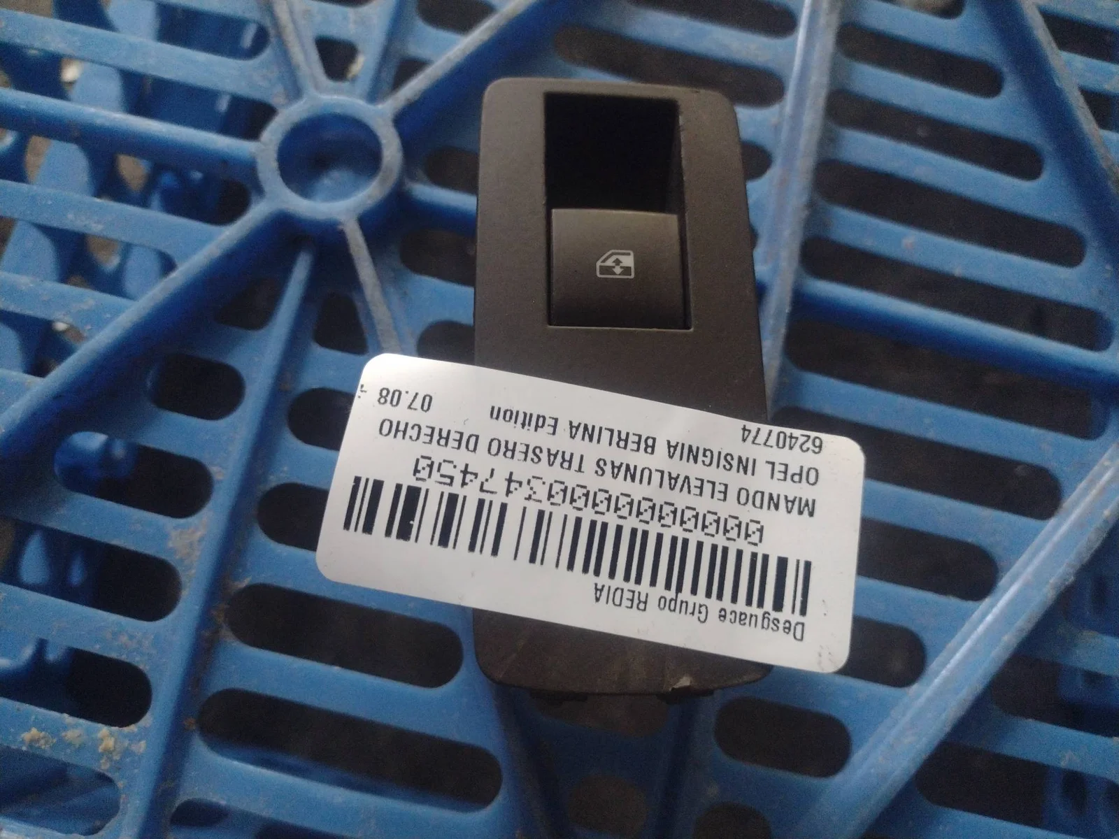 Foto de MANDO ELEVALUNAS TRASERO DERECHO OPEL INSIGNIA BERLINA 2.0 16V CDTI (160 CV / 118 KW) referencia 6240774