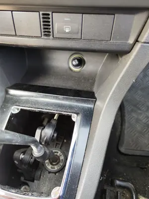 Foto de CENICERO FORD FOCUS BERLINA (CAP) 1.8 TDCi Turbodiesel CAT (116 CV / 85 KW) referencia 1758480 foto 2
