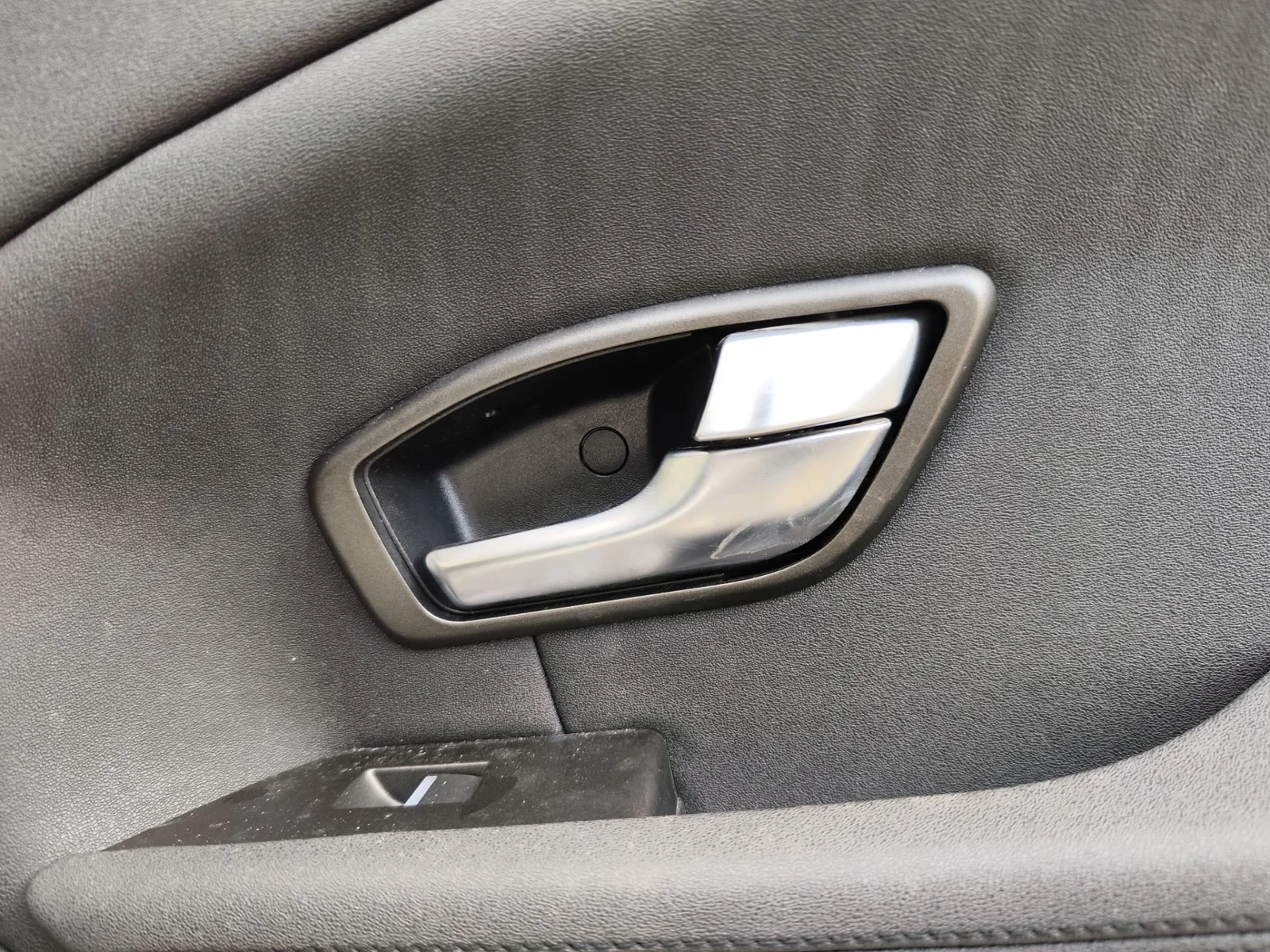 Foto de MANETA INTERIOR TRASERA DERECHA LAND ROVER RANGE ROVER EVOQUE 2.0 Td4 CAT (150 CV / 110 KW)