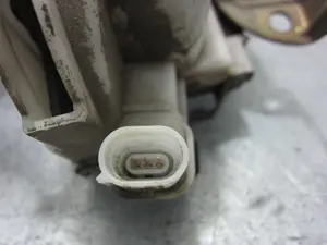 Foto de CERRADURA PUERTA DELANTERA DERECHA SEAT CORDOBA BERLINA (6K2) 1.9 SDI (68 CV / 50 KW) referencia 6K4837016D foto 3