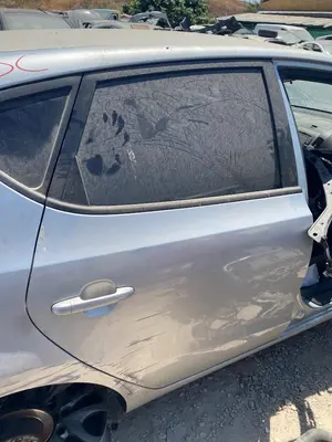 Foto de PUERTA TRASERA DERECHA HYUNDAI I30 (FD) 1.4 CAT (109 CV / 80 KW)