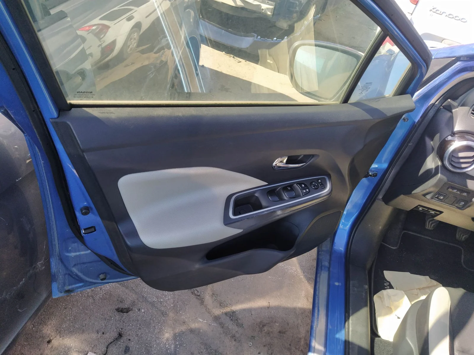 Foto de MANDO RETROVISOR NISSAN MICRA (K14) 0.9 CAT (90 CV / 66 KW)