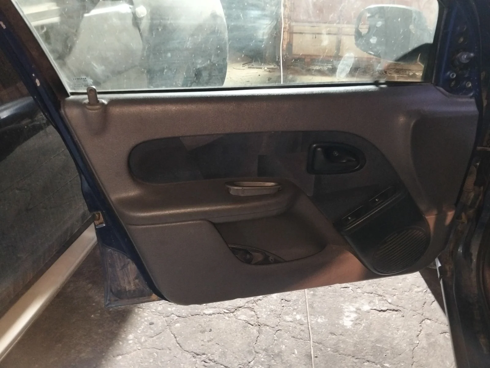 Foto de GUARNECIDO PUERTA DELANTERA IZQUIERDA RENAULT CLIO II FASE I (B/CB0) 1.4 16V (98 CV / 72 KW)