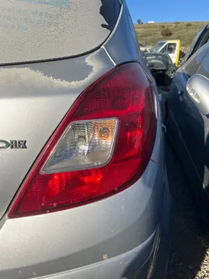 Foto de PILOTO TRASERO DERECHO OPEL CORSA D 1.3 16V CDTI (75 CV / 55 KW) referencia 93190951