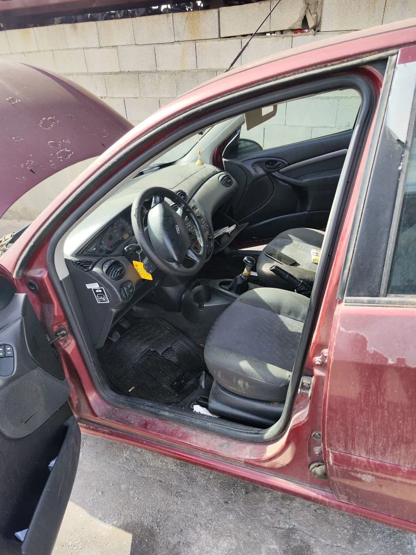 Foto de GOMAS CONTORNO PUERTA FORD FOCUS BERLINA (CAK) 1.6 16V CAT (101 CV / 74 KW)