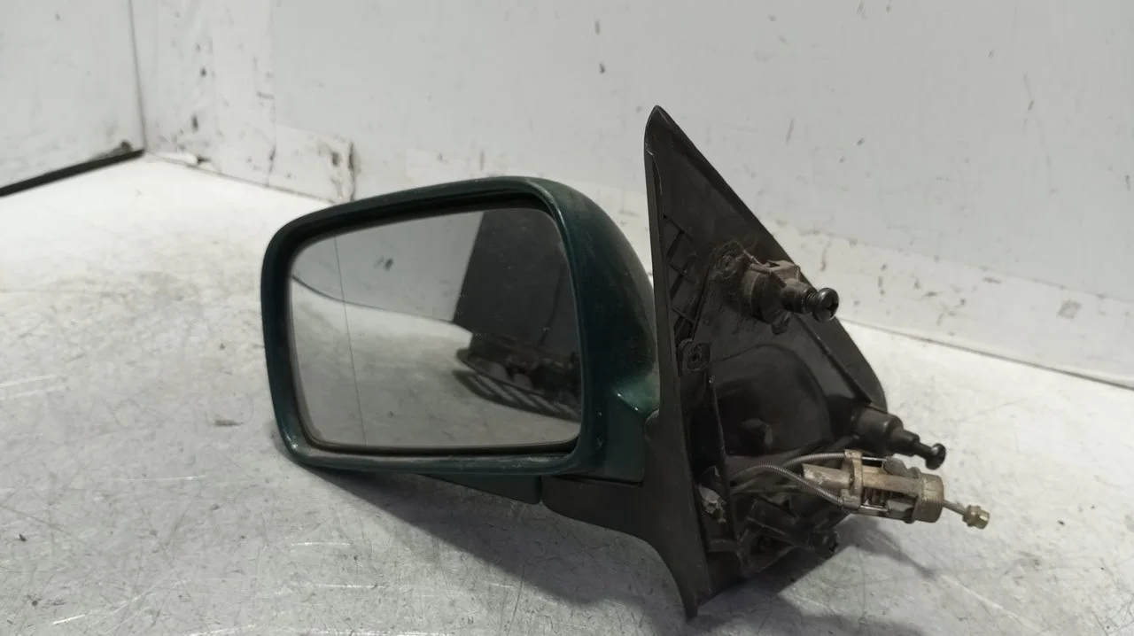 Foto de RETROVISOR IZQUIERDO VOLKSWAGEN POLO III (6N1) 1.4 (60 CV / 44 KW) referencia 415314409